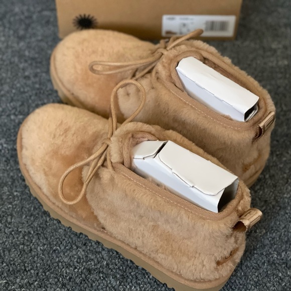 Ugg Neumel Cozy Water Resistant Boot, NWT & Box, Women’s 7 US (38 EU, 5 UK). - Picture 3 of 7